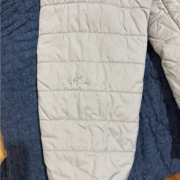 Lululemon Puffer Jacket - Cream/Light Gray - Size 6 - EXCELLENT Condition - Picture 4 of 4